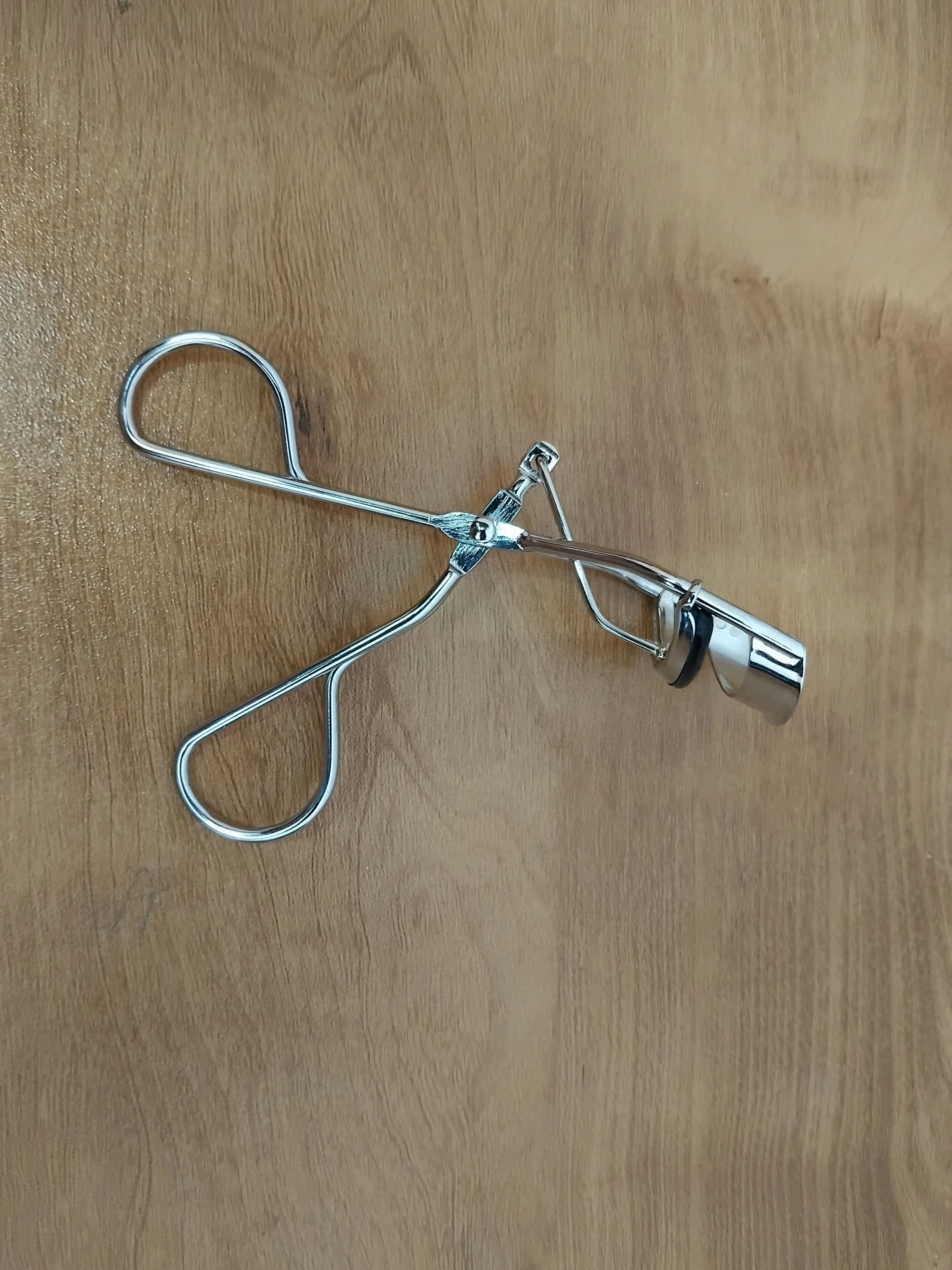 3290 Virtue Eyelash Curler Delicate Eyelashes Curling Makeup Tool 1 Piece