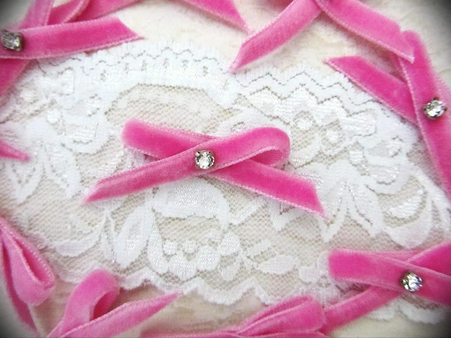 40 Pink Velvet Ribbon Lace Trim Embroidery Applique Fabric Delicate DIY Art Craft Supply for Scrapbooking Gift Wrapping Bow Crystal Rhinestone Applique Craft Hand Made F98