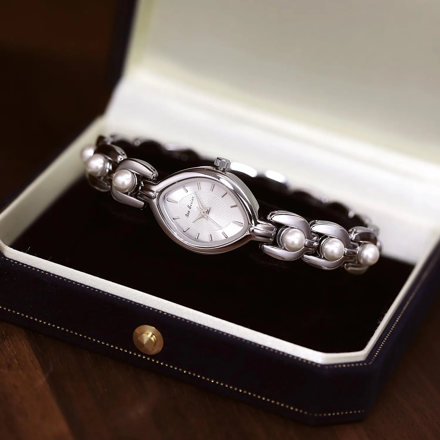 ADSBIAOYE Elegant Pearl Watch for Women's Dress Fashion Oval dial Analog Quartz Watch Woman Pearl Bracelet Wirstwatch