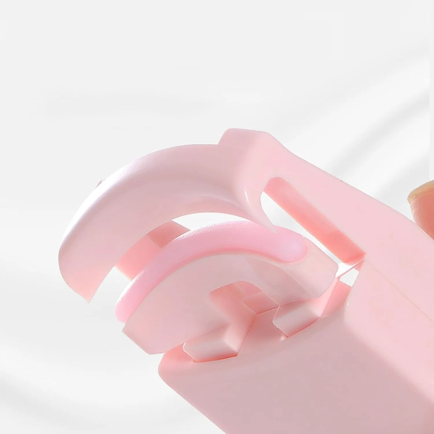 Blevora Eyelash Curler, Viral Blevora Nutrient Lash Curlers, Gentle Lash Tool, with Soft Lash Silicon Pads, for All Eye Shapes(H)