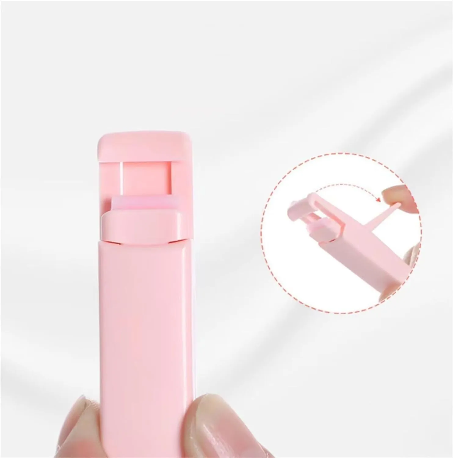 Blevora Eyelash Curler, Viral Blevora Nutrient Lash Curlers, Gentle Lash Tool, with Soft Lash Silicon Pads, for All Eye Shapes(H)