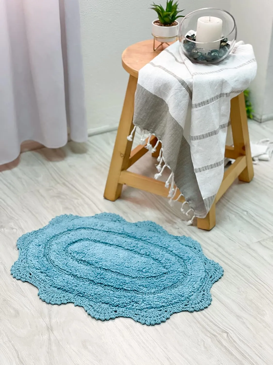 Chardin home Aqua Blue Crochet Bathrug, 100% Cotton Oval bathmat with artisanally Handcrafted Crochet Border, 17x24 Inch Oval tubmat, Small Rug, Perfect for Half Baths, Powder Rooms, bathrooms