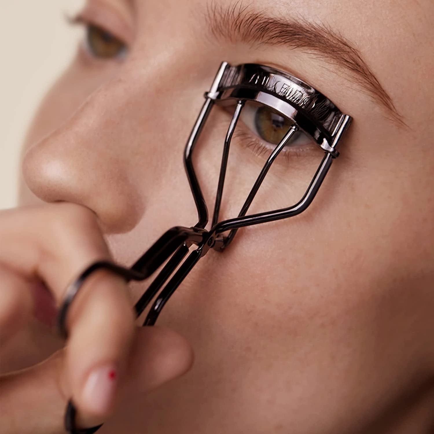 Eyelash Curler Pad - Includes 2 Refill Pads - Use with Eyelash Curler to Crimp & Curl Lashes for Perfect, Eye-Framing Fringe