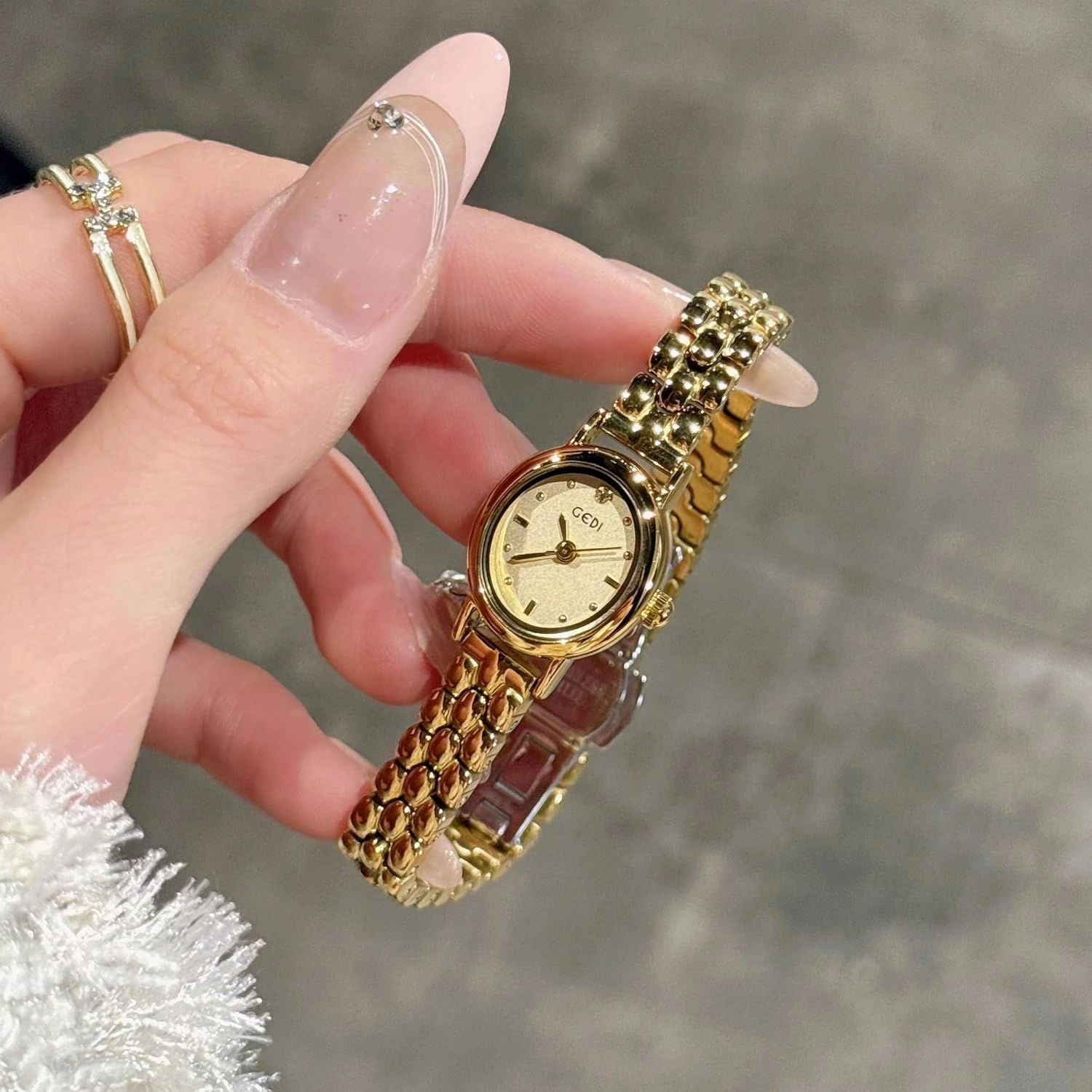 FANMIS Vintage Small Golden Bracelet Women’s Watches Dainty Minimalism Oval Dress Bangle Watch Easy to Read Waterproof Wristwatch,Adjustable Stainless Steel & Expansion Band