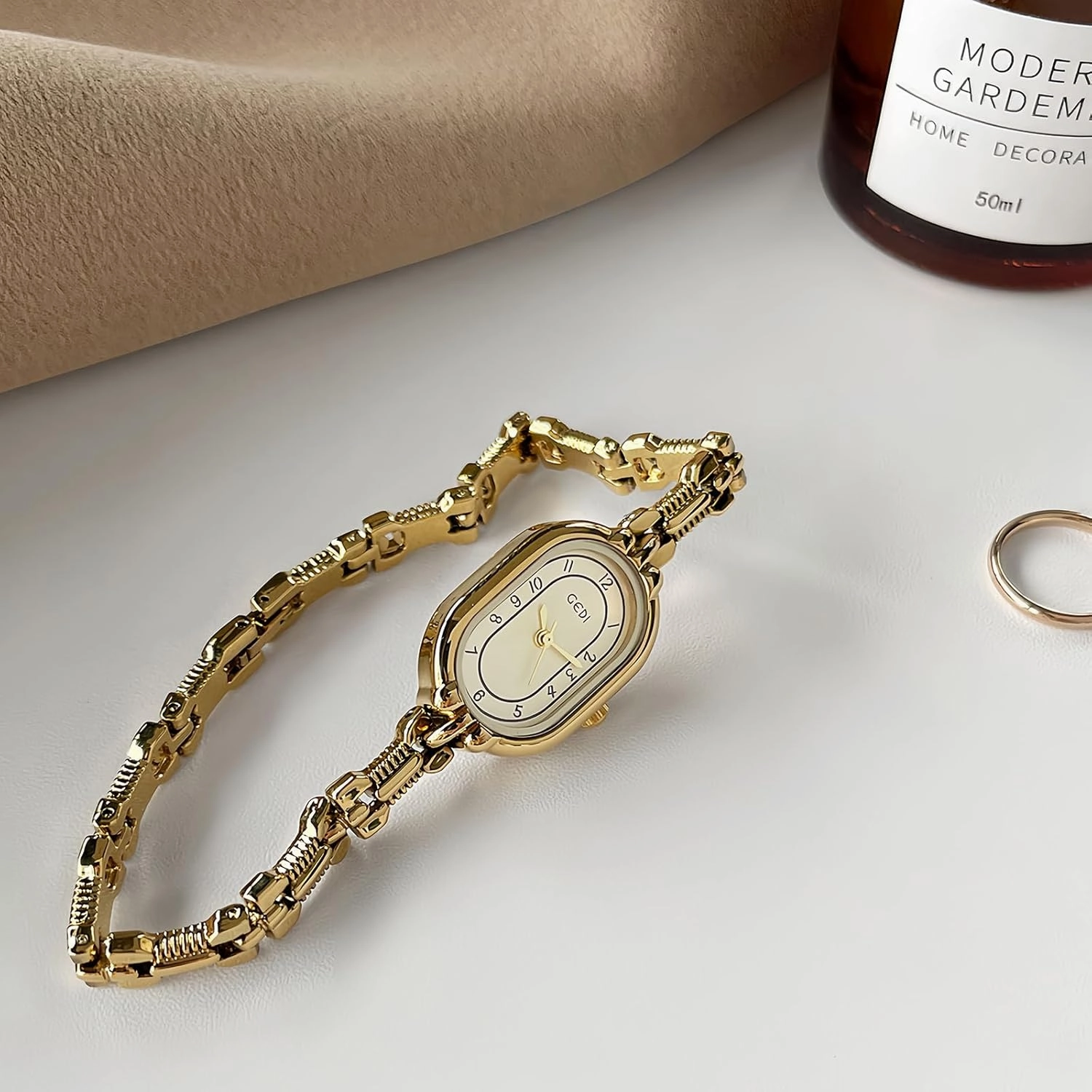 FANMIS Women's Vintage Oval Watches Luxury Minimalism Bracelet Small Gold Tone Watch Ladies Analog Waterproof Watch Fashion Bangle Bracelet Dress Watch with Stainless Steel Band