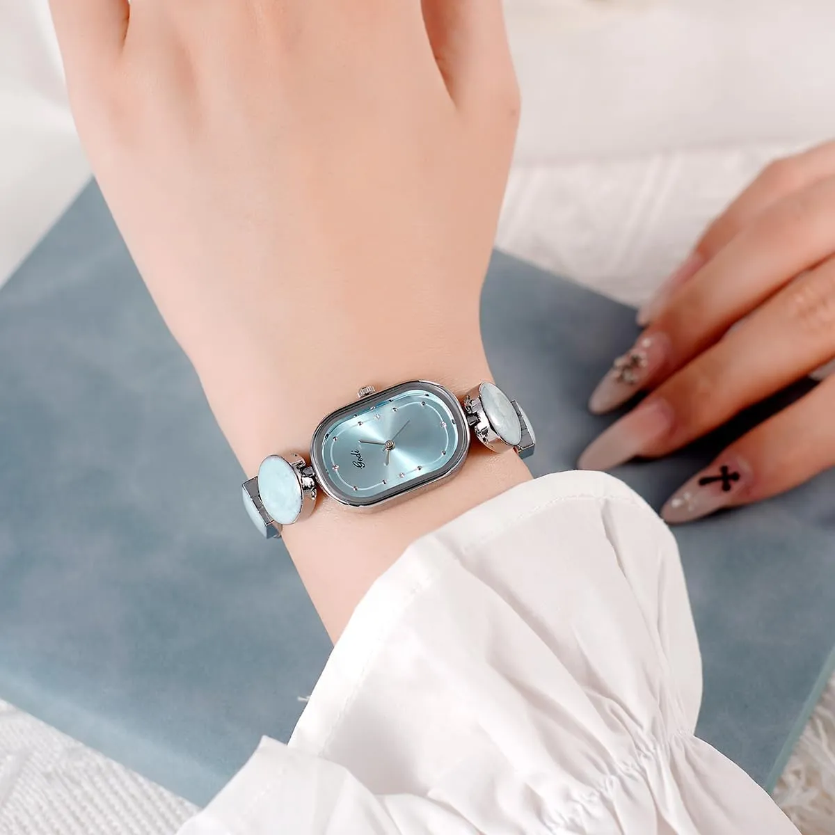 Gosasa Fashion Women's Quartz Watch - Elegant Irregular Bracelet Strap Analog Quartz Ladies Casual Dress Wristwatch with Oval Crystal Dial for Small Wrist