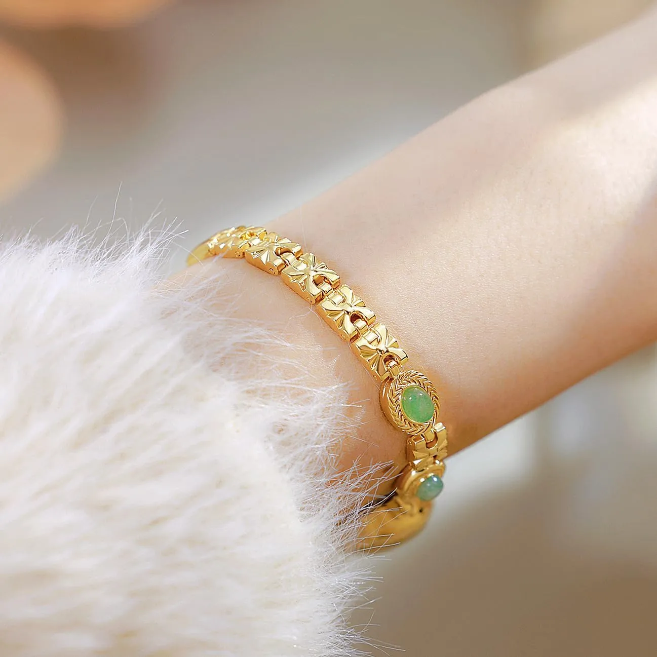 Gosasa Gold Watch for Women Vintage Bracelet Luxury Natural Gemstone Oval Dial Stainless Steel Waterproof Elegant Women's Analog Qaurtz Watch