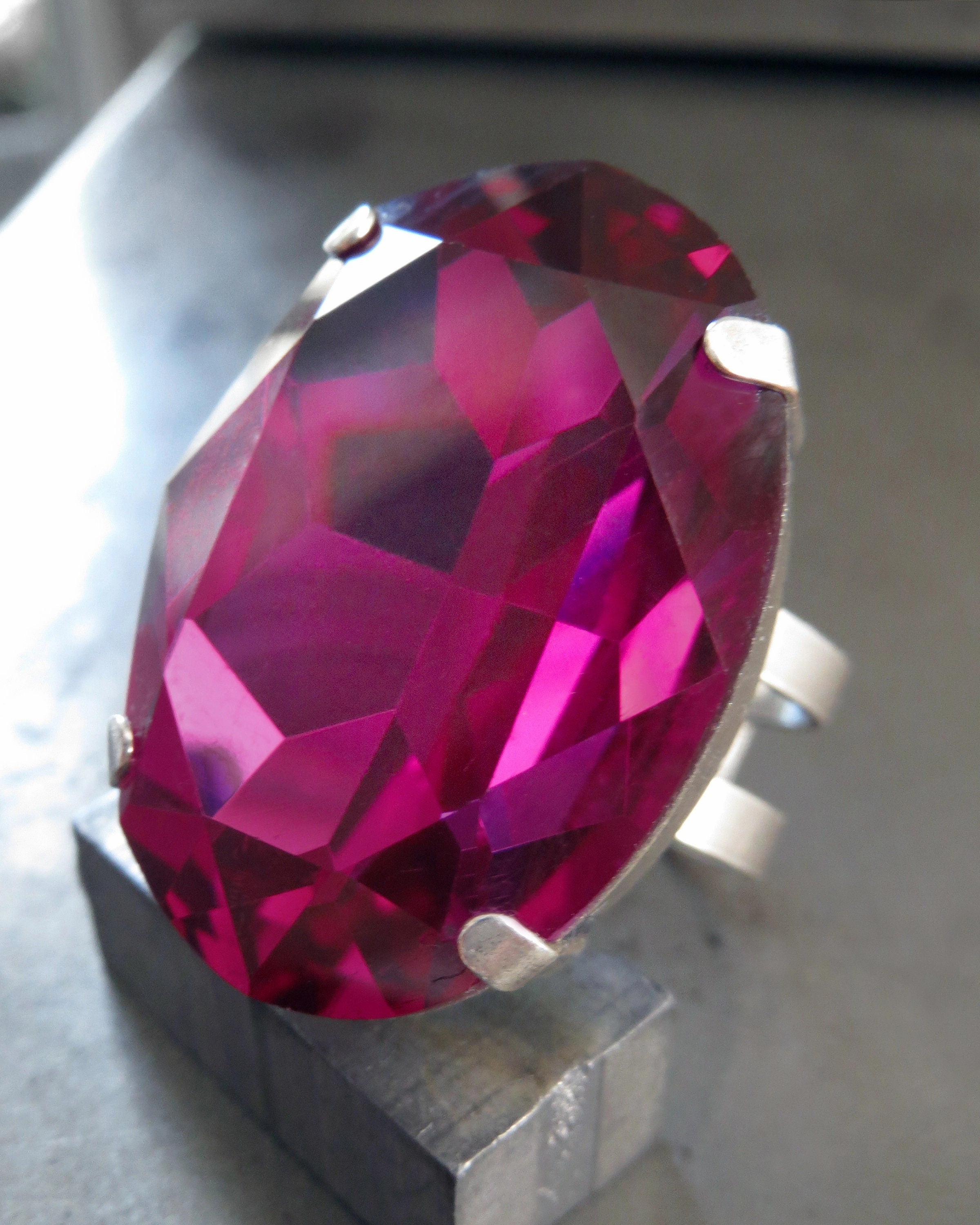 I'M DESSERT - Large Oval Magenta Crystal Ring