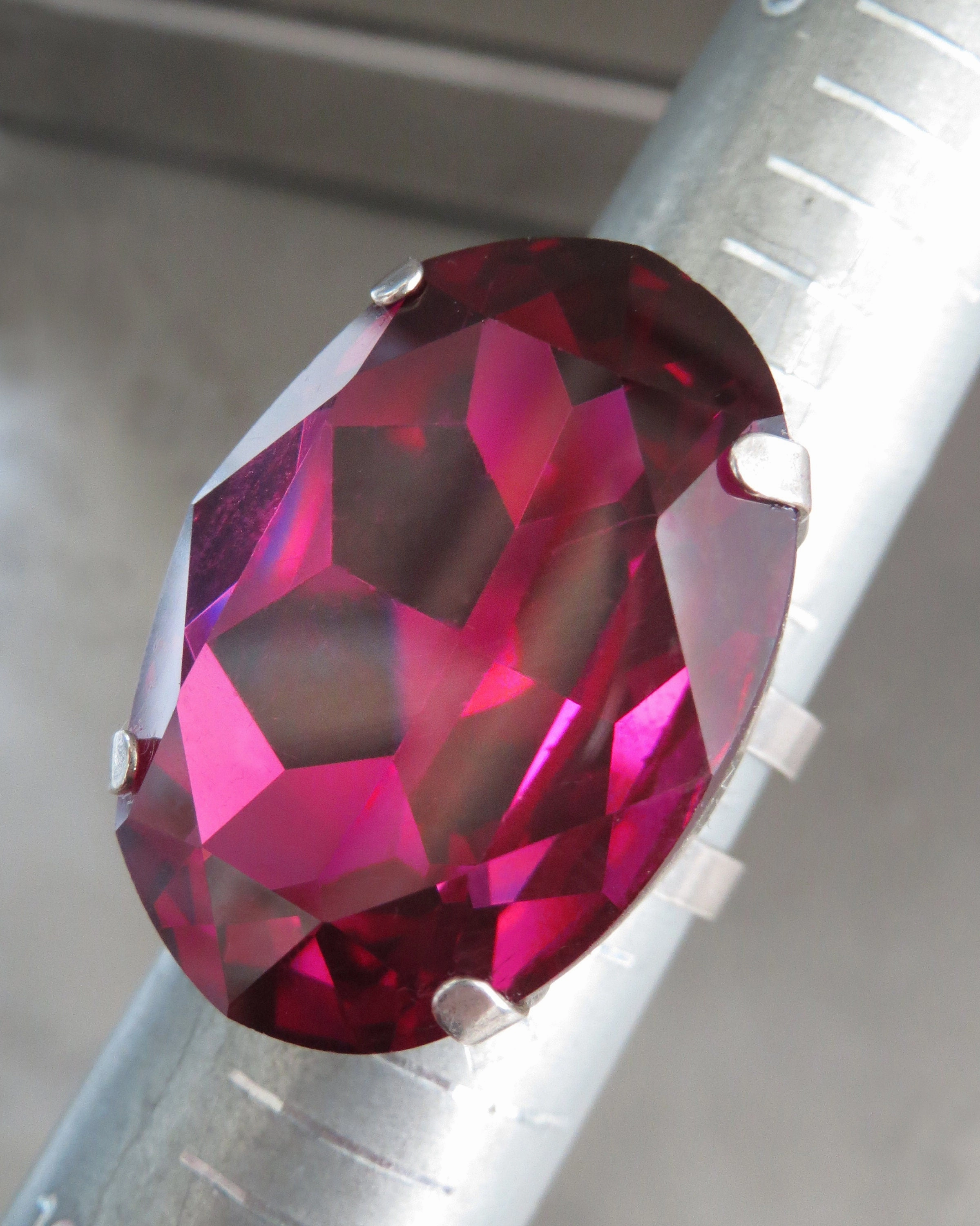 I'M DESSERT - Large Oval Magenta Crystal Ring
