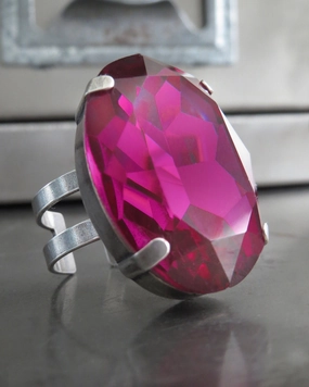 I'M DESSERT - Large Oval Magenta Crystal Ring