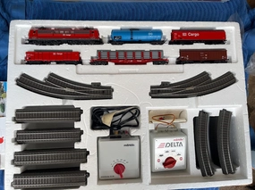 Marklin HO Delta-Digital Cargo Starter Train Set 29645 with Electric LOKO, 5 Cargo Cars, Large Oval W/SWITCHES, TRANSF. Control