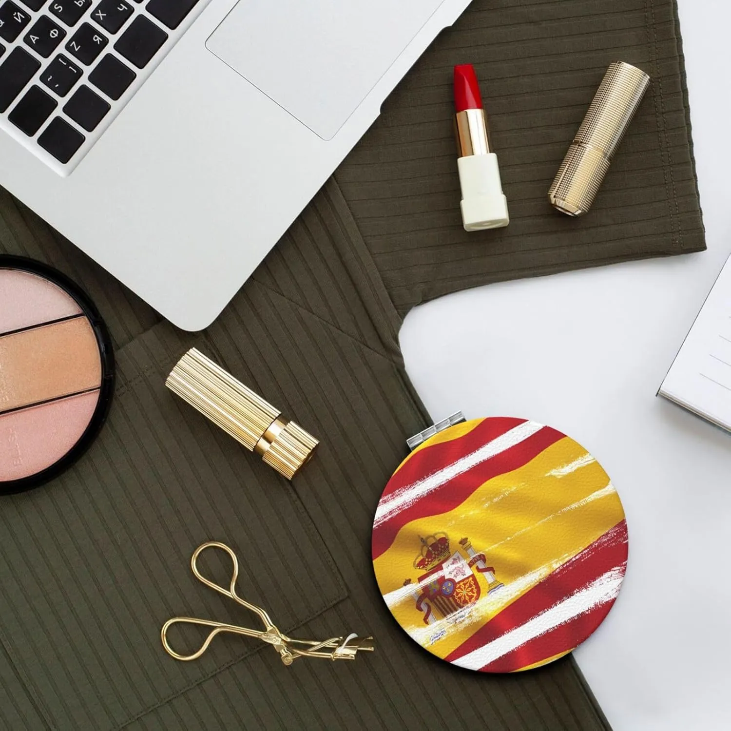 Portable Pocket Makeup Mirror Spain Flag Travel Cosmetic Mirror Round Shape Print Magnifying Compact Mirror for Eyelash