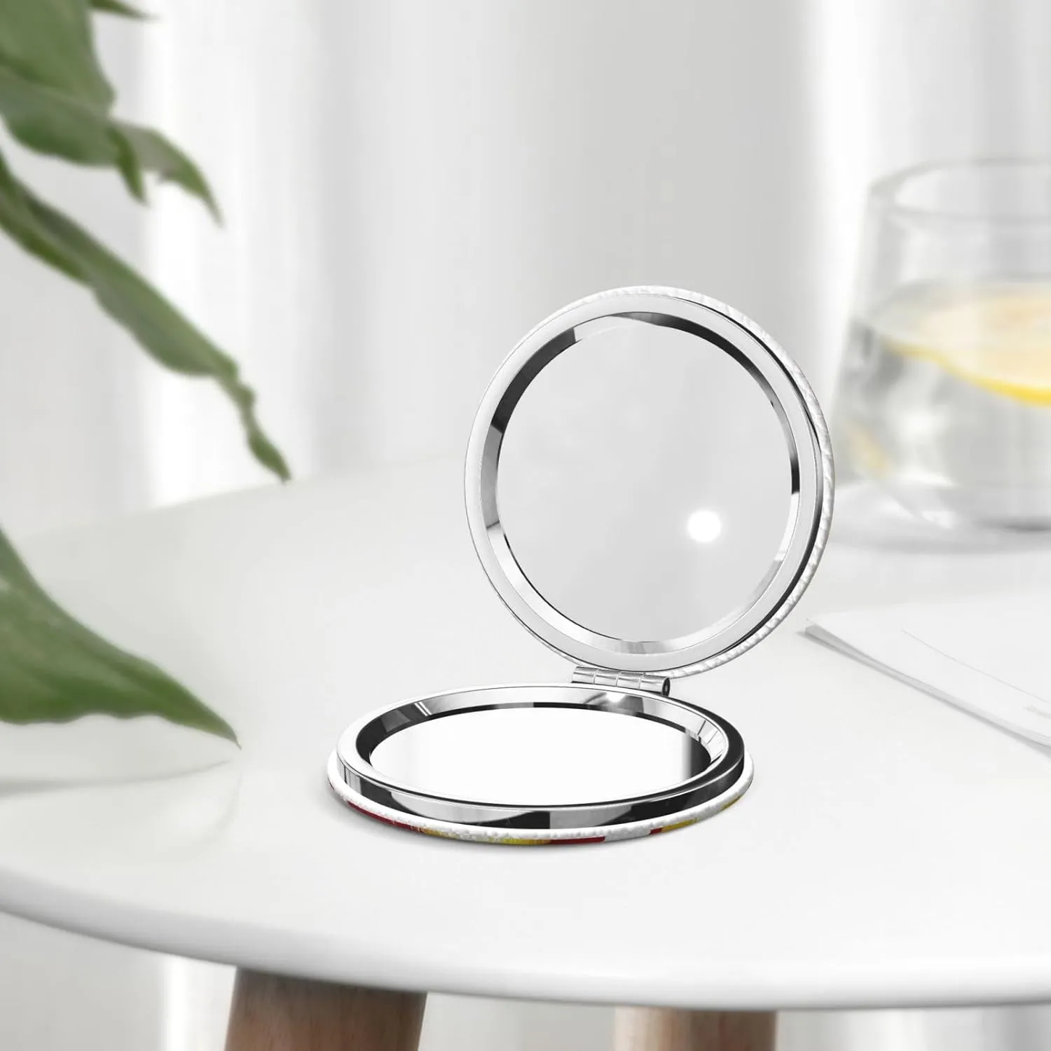 Portable Pocket Makeup Mirror Spain Flag Travel Cosmetic Mirror Round Shape Print Magnifying Compact Mirror for Eyelash