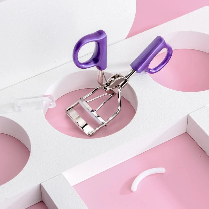 Portable Eyelash Curler Wide Angle Grip for Long Lasting Lifted Lashes