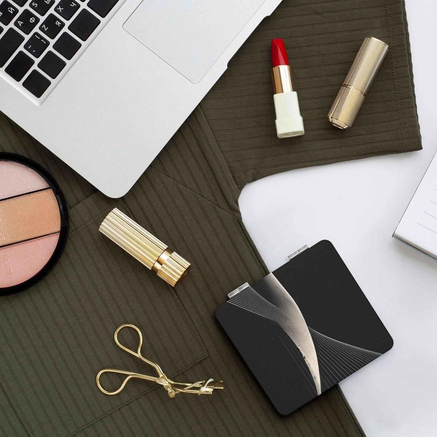 Portable Pocket Makeup Mirror Abstract Curves Travel Cosmetic Mirror Square Print Magnifying Compact Mirror for Eyelash
