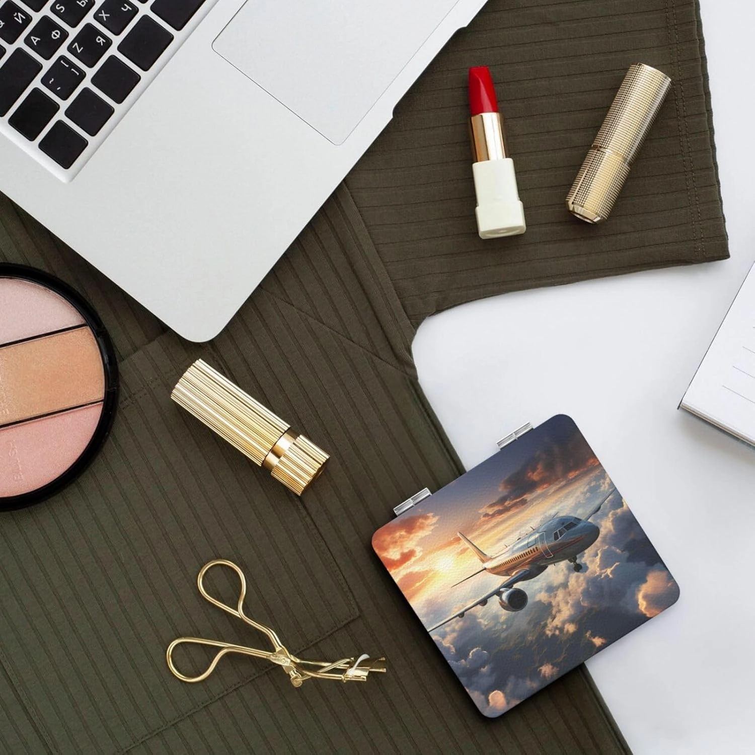 Portable Pocket Makeup Mirror Airplanes are Soaring Travel Cosmetic Mirror Square Print Magnifying Compact Mirror for Eyelash