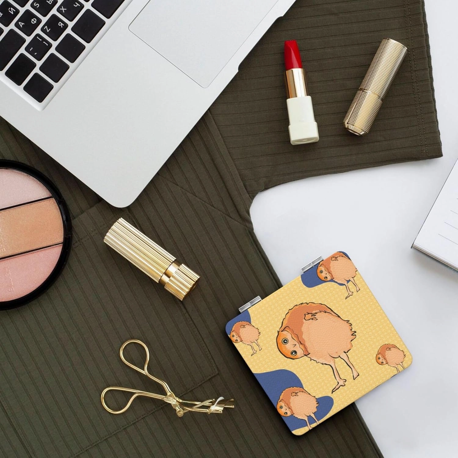 Portable Pocket Makeup Mirror Crooked Owl Travel Cosmetic Mirror Square Print Magnifying Compact Mirror for Eyelash