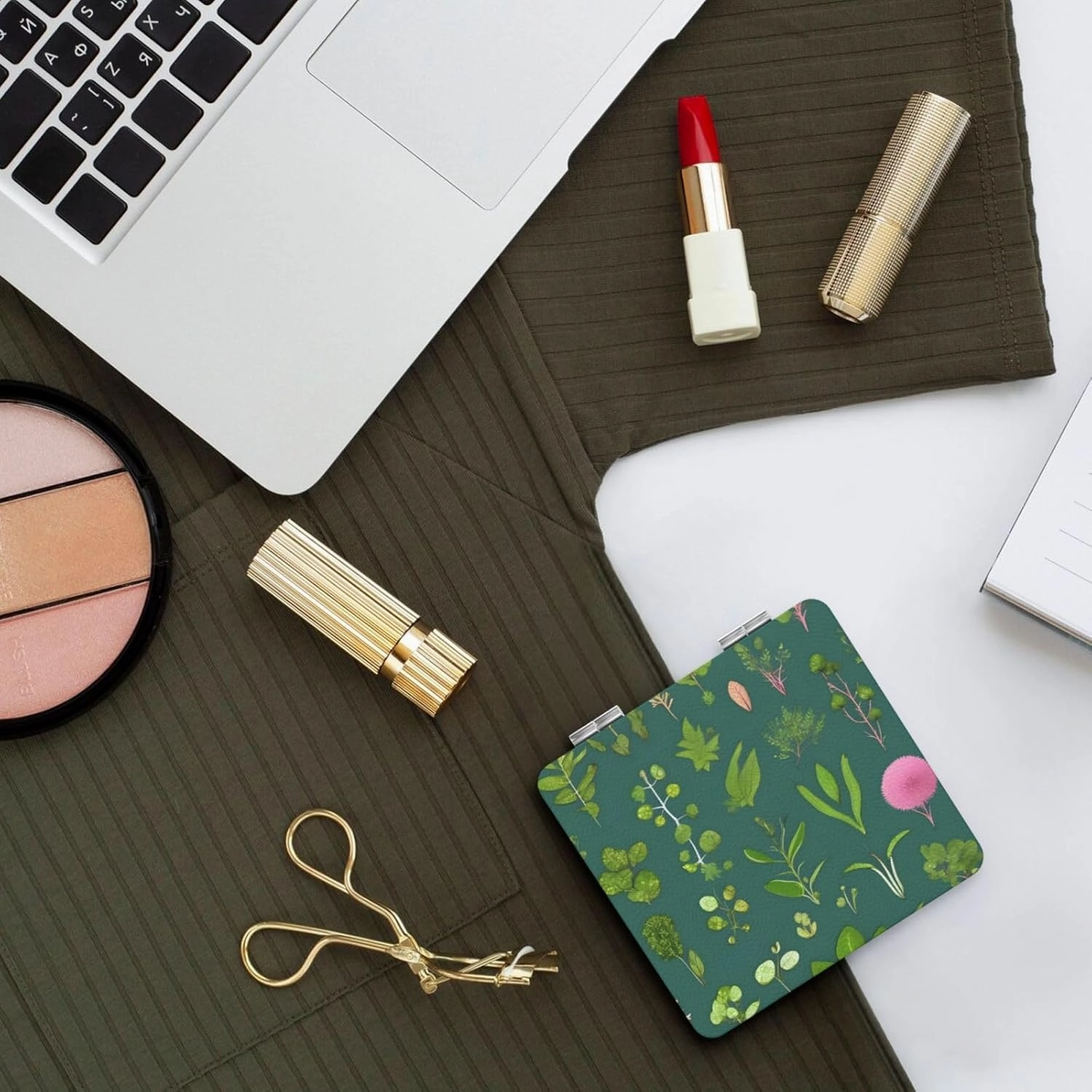 Portable Pocket Makeup Mirror Flowers and Plants Travel Cosmetic Mirror Square Print Magnifying Compact Mirror for Eyelash