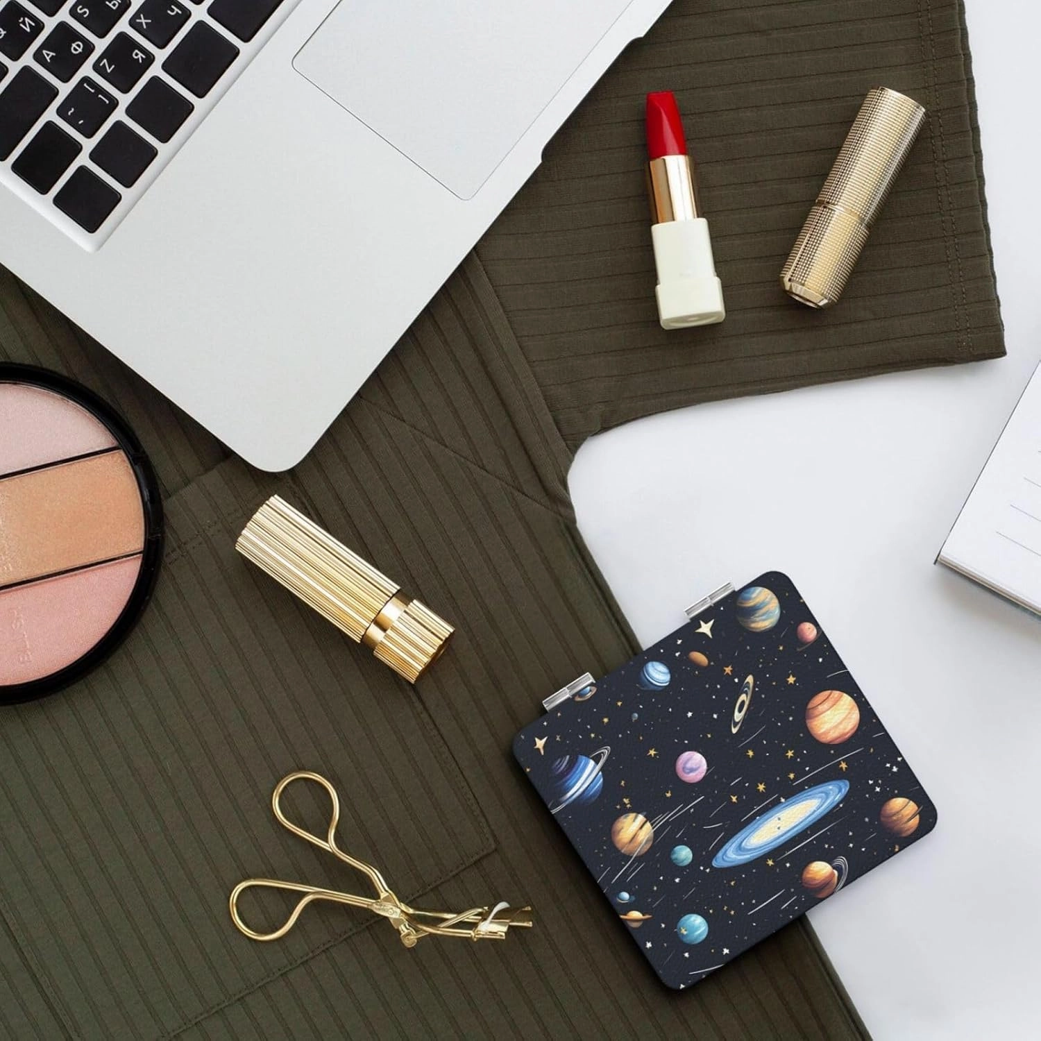 Portable Pocket Makeup Mirror The Solar Family Travel Cosmetic Mirror Square Print Magnifying Compact Mirror for Eyelash