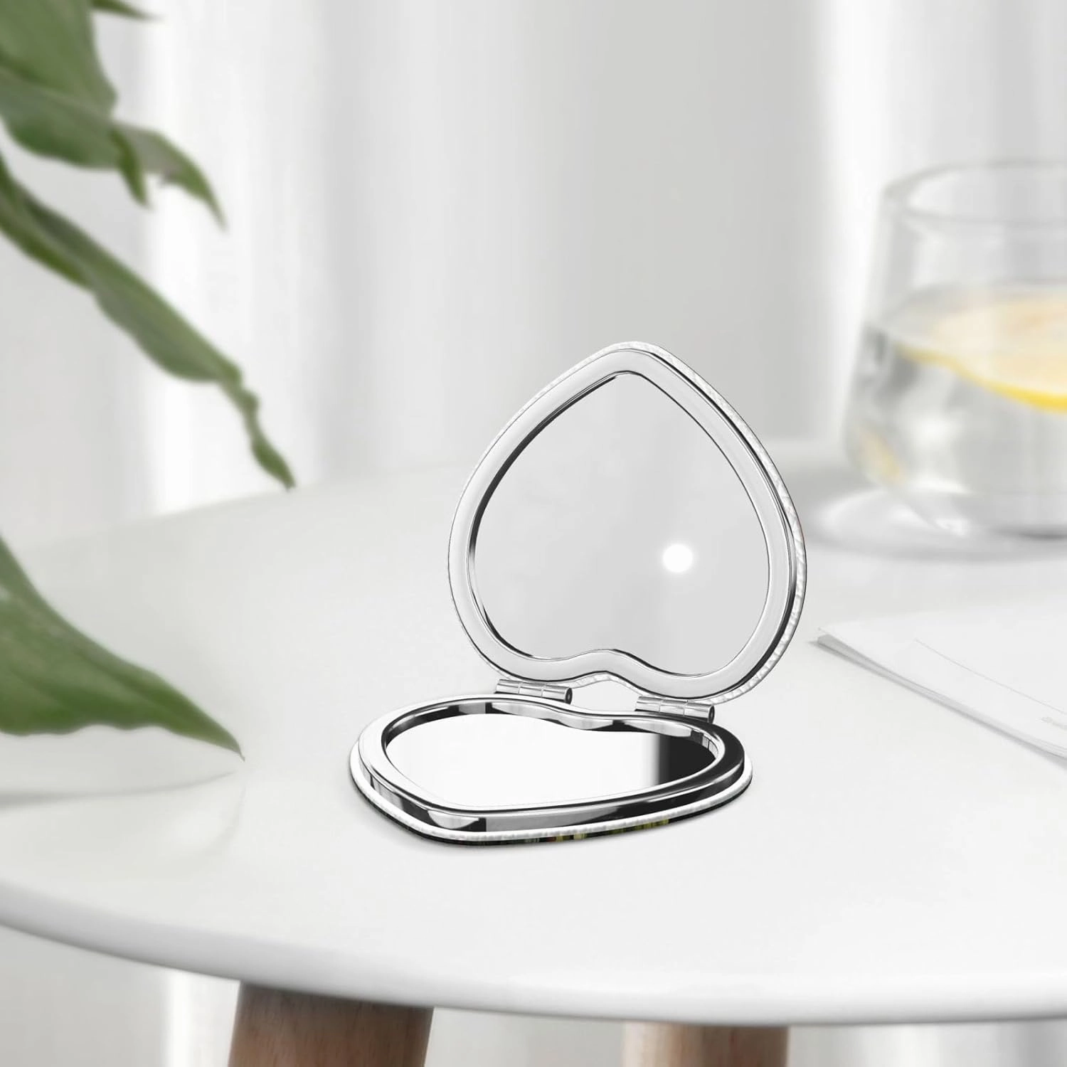 Portable Pocket Makeup Mirror Tropical Rainforest Palm Leaves Travel Cosmetic Mirror Heart Shape Print Magnifying Compact Mirror for Eyelash
