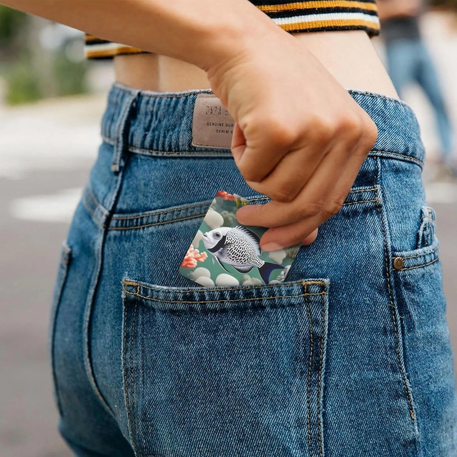 Portable Pocket Makeup Mirror White Tropical Fish Travel Cosmetic Mirror Square Print Magnifying Compact Mirror for Eyelash
