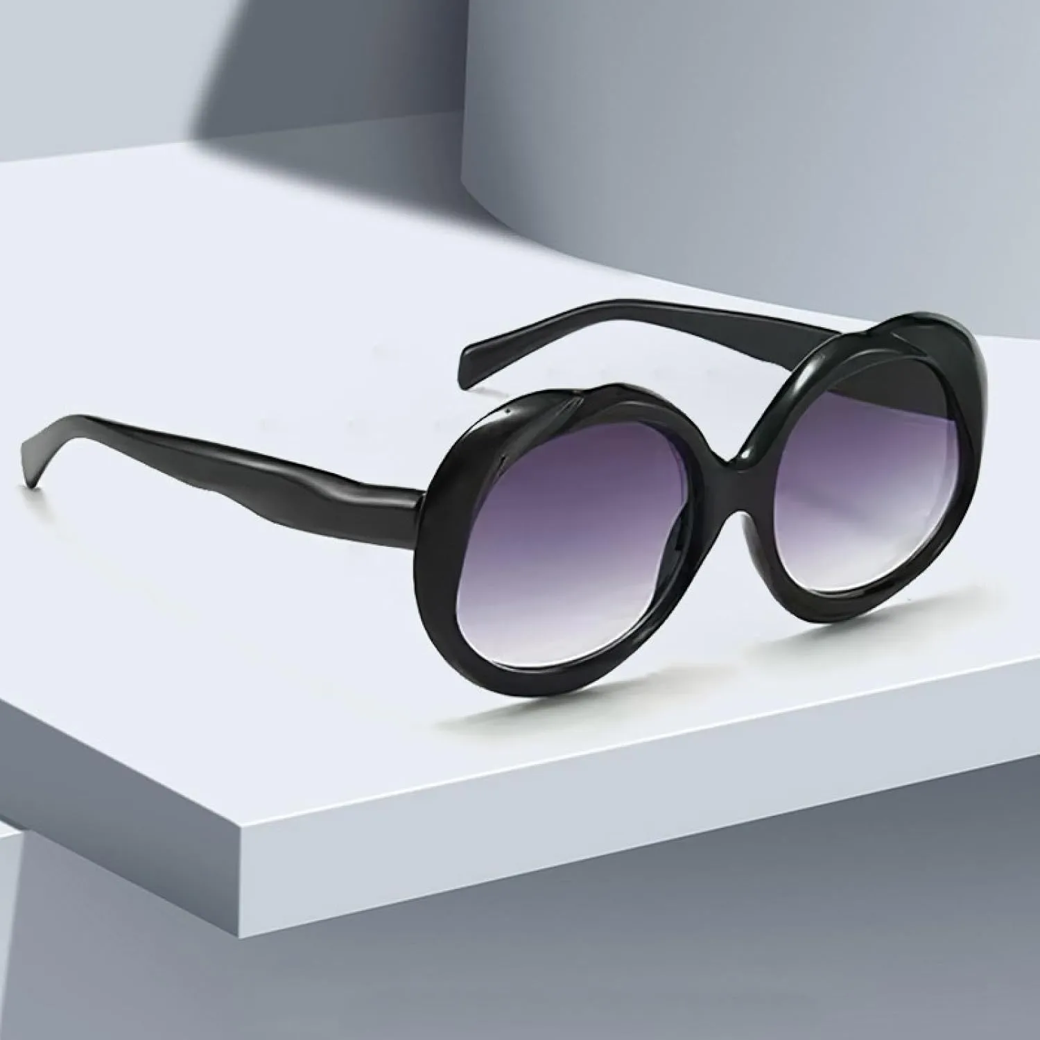 Retro Oval Metal Sunglasses for Women Luxury Fashion Female Sun Glasses Punk Uv400