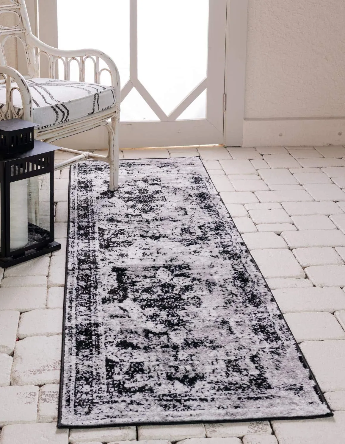 Unique Loom Sofia Collection Area Rug - Salle Garnier (2' x 6' 9" Runner, Black/ Ivory)