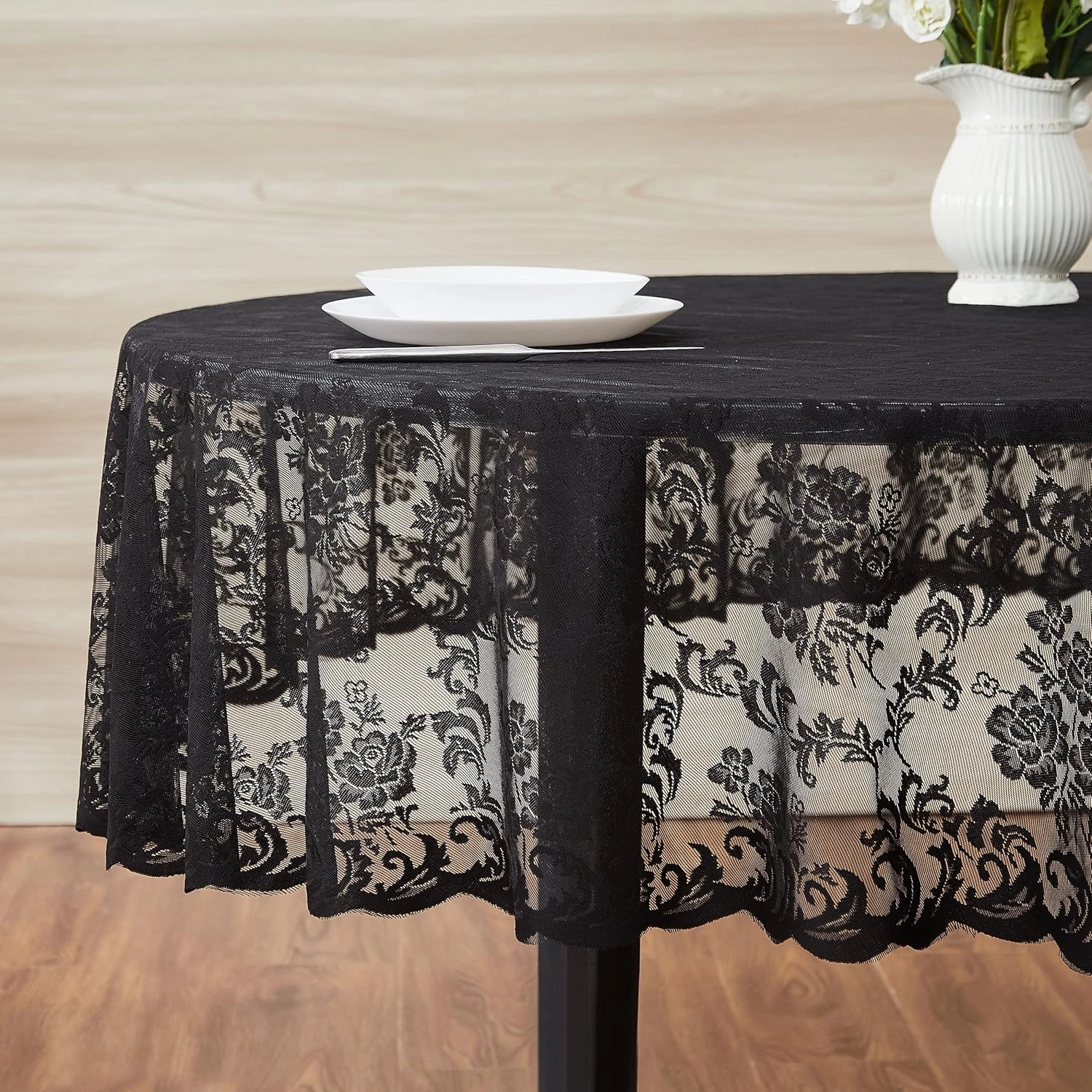 Warm Home Designs Gothic Tablecloth. 70 Inch Black Round Tablecloth. Elegant Lace Tablecloth for Round Tables Features Floral Design for Rustic Kitchen Decor or Wedding Decor. MTC Black Round 70"
