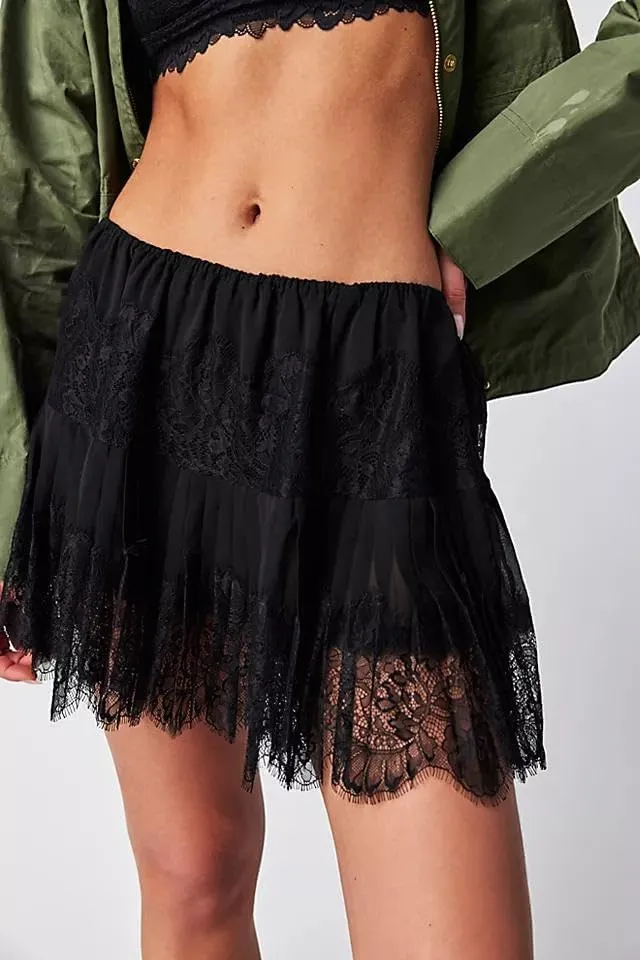 Womens Y2k Lace Ruffle Mini Skirt Layered Low Rise Pleated Micro Skirt Floral Sheer Tiered Flowy Short Slip Skirts